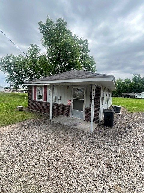 1st image of 1009 Avenue 1 NW