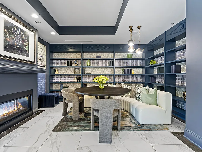 Axis Midtown — Photo 23