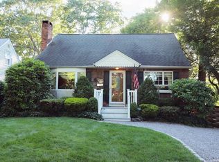 107 Scudder Pl, Northport, NY 11768