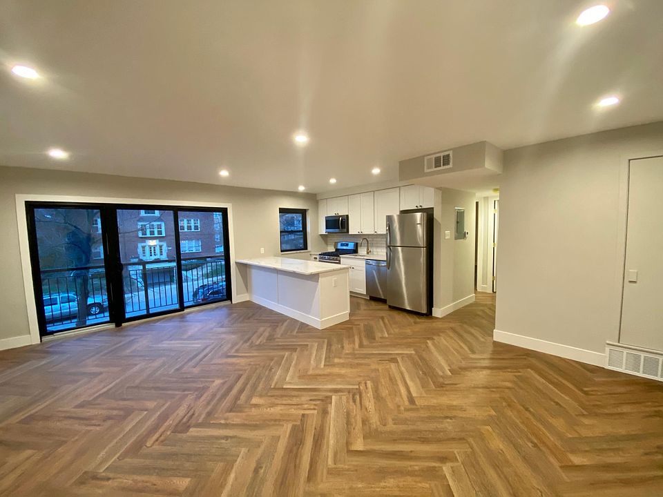 1st image of 7548 Parkdale Ave APT 1A