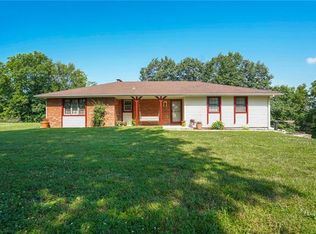 13748 Little Farm Rd, Excelsior Springs, MO 64024
