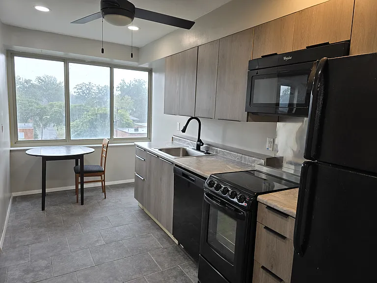 12520 Edgewater Dr #0 — Photo 18