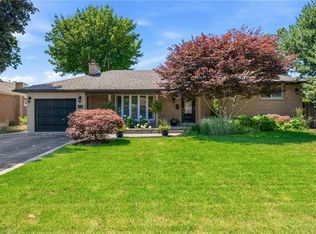 302 Harmony Rd, Hamilton, ON L9G 2T2