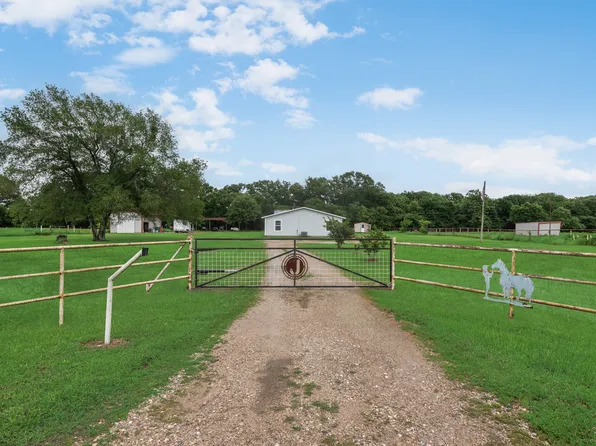2209 Hare Ln, Greenville, TX 75402