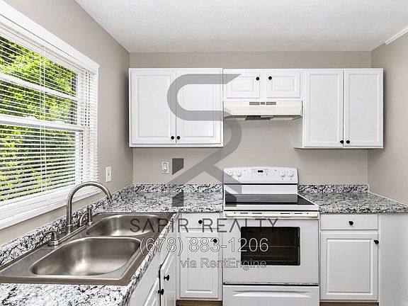 4th image of 2190 Swallow Cir SE