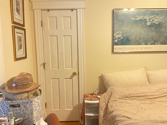 Middle bedroom has two closets