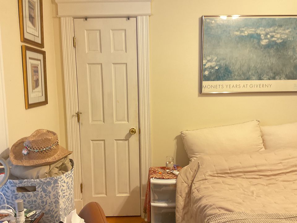 Middle bedroom has two closets