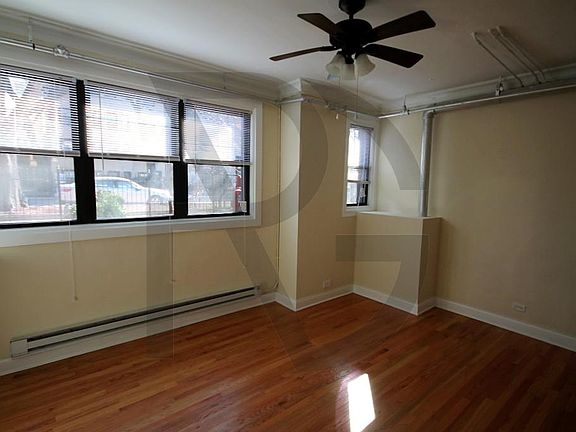 2nd image of 4614 N Paulina St #4614101