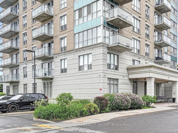 90 Landry St #1107, Ottawa, ON K1L 0A9