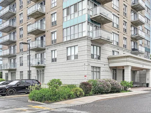 90 Landry St #1107, Ottawa, ON K1L 0A9