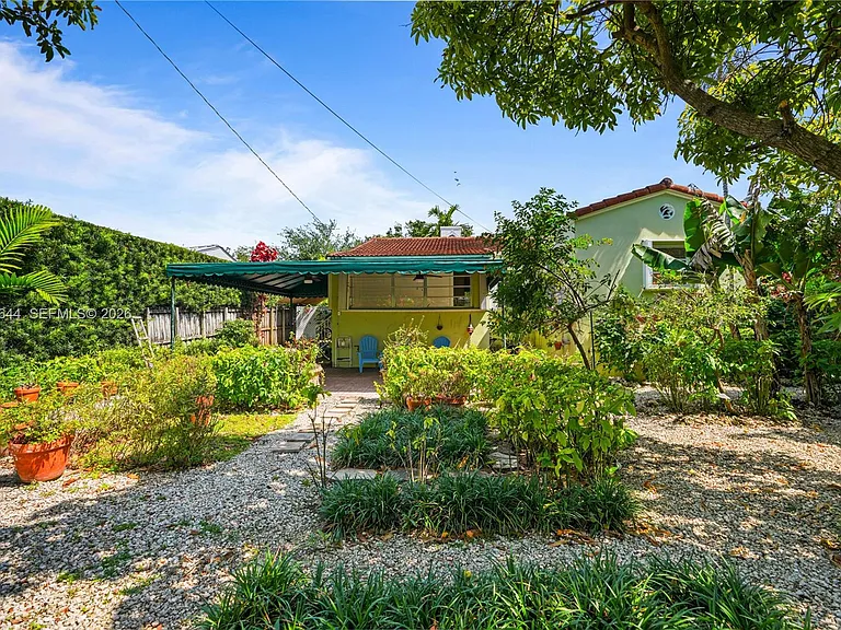 2460 SW 24th St — Photo 46