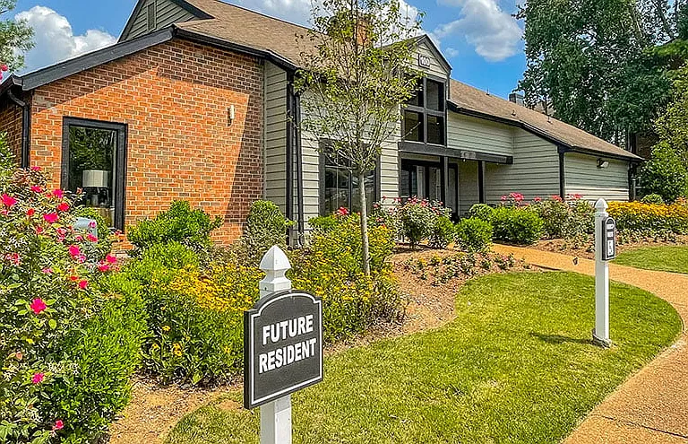 Residences at Glenview Reserve Apartment Homes — Photo 44