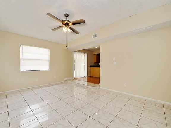 3rd image of 1412 Lynn Ave