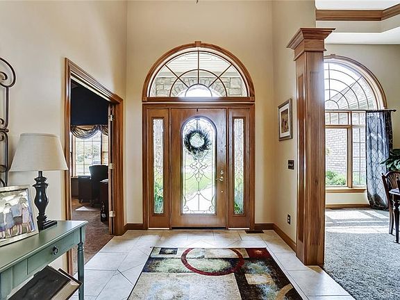 5th image of 3011 Parkwood Dr