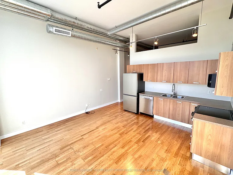 43 Hanna Ave #418 — Photo 4