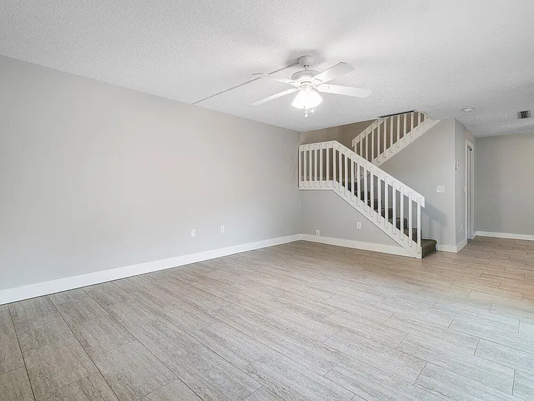 825 Center St #3D — Photo 6