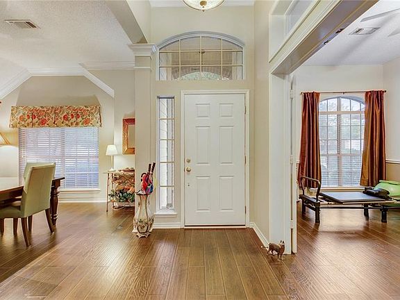 3rd image of 2214 Richmond Cir