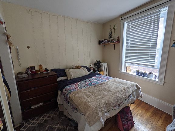 4th image of 157 Kelton St #5