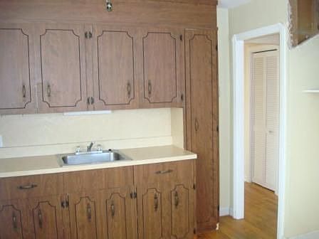 2nd image of 17601 Larchwood Ave