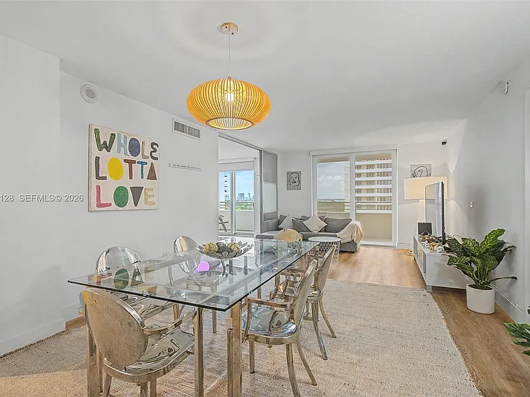 5555 Collins Ave #10V — Photo 2
