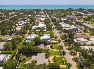 570 13th Ave S, Naples, FL 34102