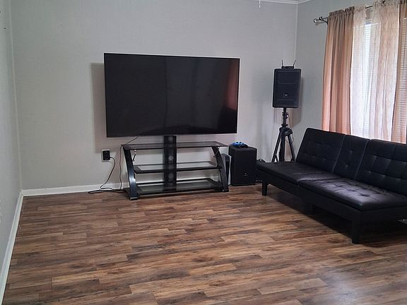 2nd image of 2732 Village Green Ln