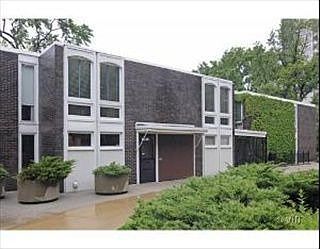 5th image of 1414 N Sandburg Ter