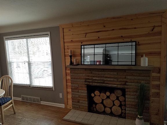 3rd image of 2818 Northglen Dr
