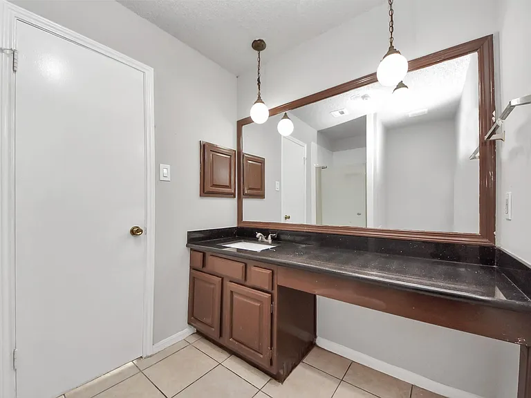 1911 Hammerwood Dr — Photo 31