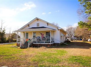 2206 SW I St, Bentonville, AR 72712