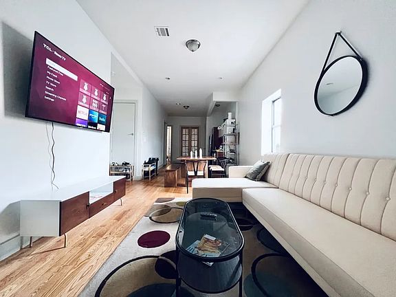 4th image of 892 Myrtle Ave #269