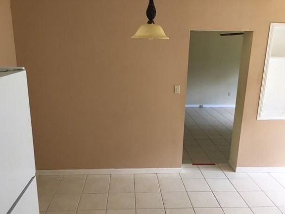 4th image of 205 Emerald Ave