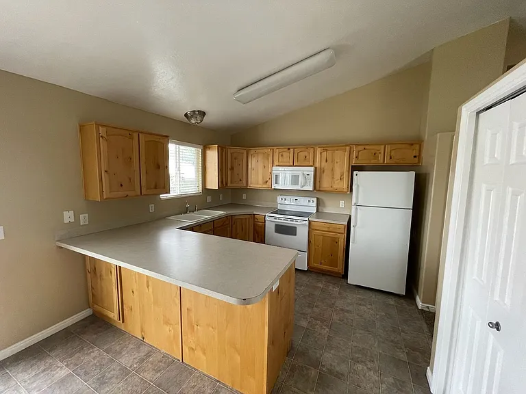 3140 W 4800 S — Photo 11
