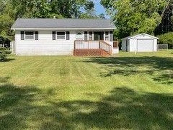 5880 Falkenbury Rd, North Branch, MI 48461