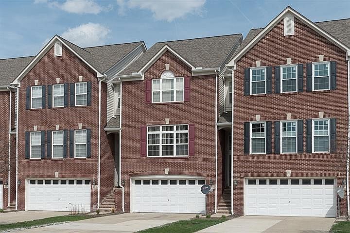 1st image of 43776 Cherry Grove Ct E