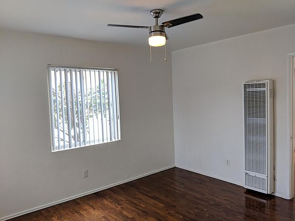 3rd image of 221 1/2 20th St