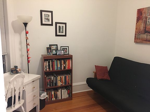 4th image of 1304 W Argyle St #2