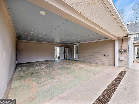 4th image of 1183 E Ridge Rd