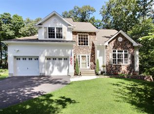 132 Lorne Dr, East Stroudsburg, PA 18301