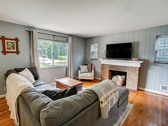 5th image of 1323 Collinsdale Ave