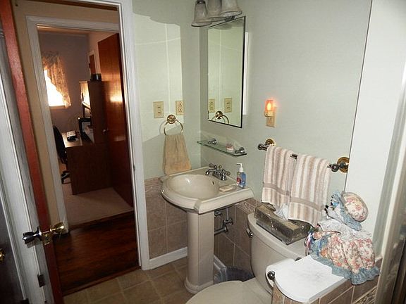 2nd image of 111 Sherwood Dr