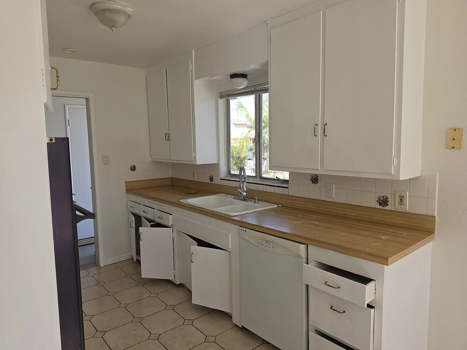 3 bed, 1347 sqft, $3,750 — Photo 1