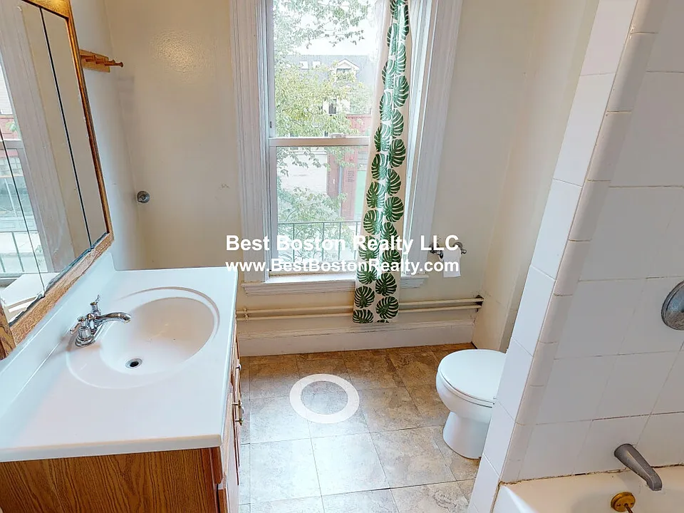 224 Concord Ave #2