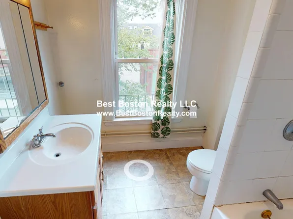 224 Concord Ave #2, Cambridge, MA 02138