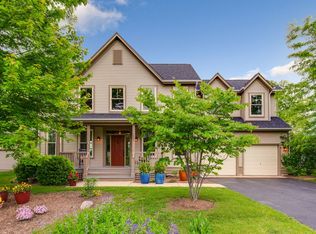 1201 Hedgerow Dr, Grayslake, IL 60030