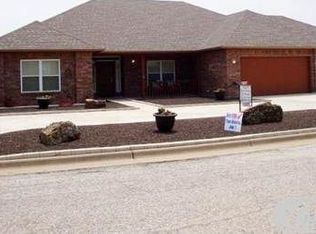 1012 Lovers Ln, Graham, TX 76450