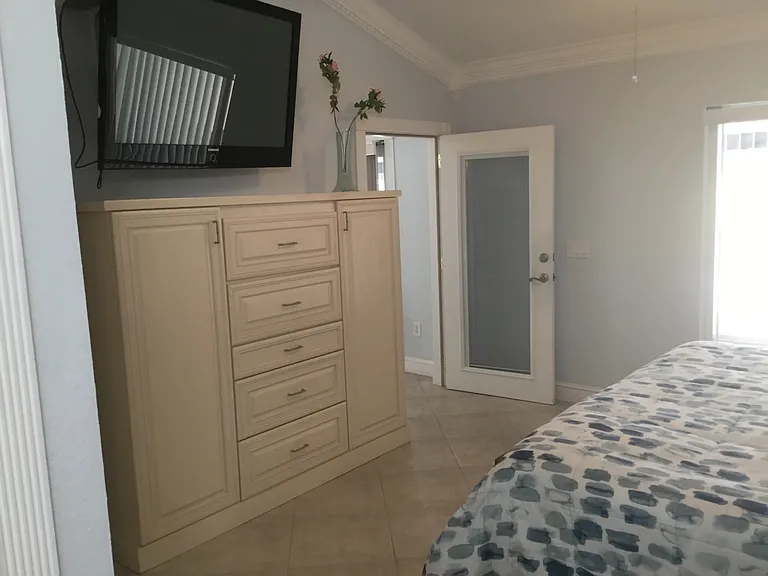 1328 Santa Rosa Ct — Photo 9
