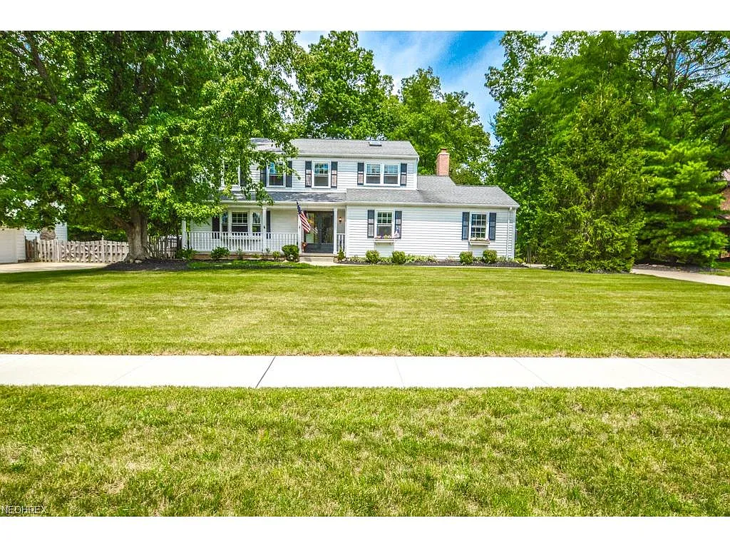 9680 Applewood Dr photo 1