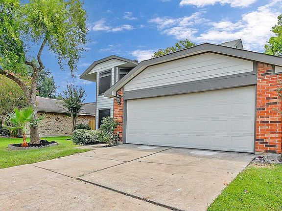 2nd image of 12711 Skyknoll Ln
