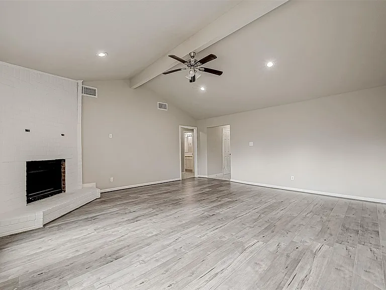 635 Tarpaulin Way — Photo 8